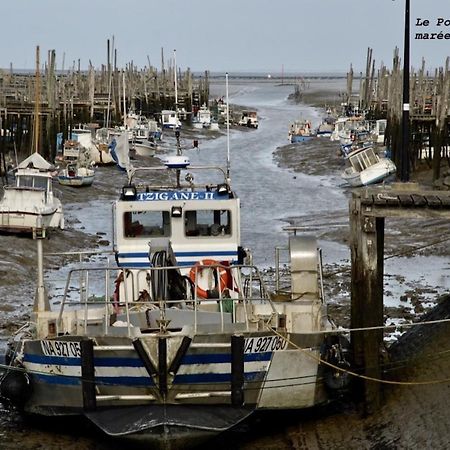 Le Cachet D'Une Maison De Centre-Bourg A Beauvoir-Sur-Mer Exterior foto