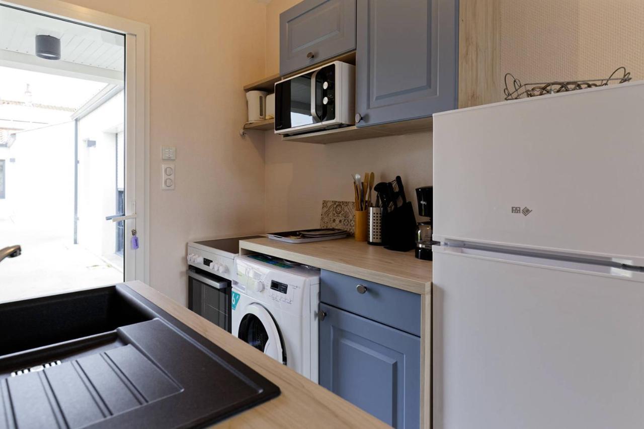 Le Cachet D'Une Maison De Centre-Bourg A Beauvoir-Sur-Mer Exterior foto