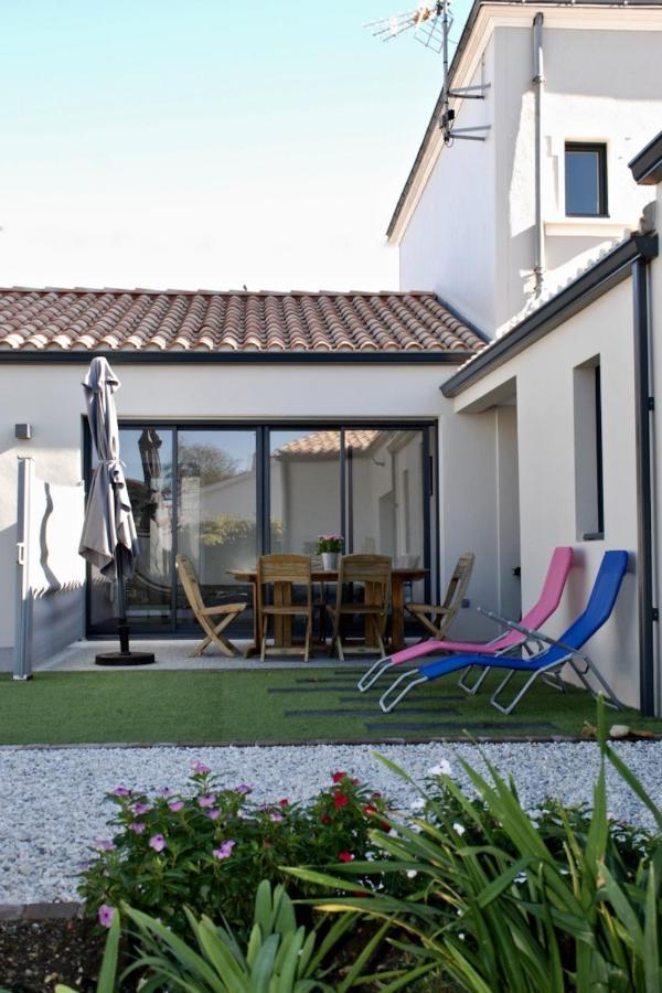 Le Cachet D'Une Maison De Centre-Bourg A Beauvoir-Sur-Mer Exterior foto